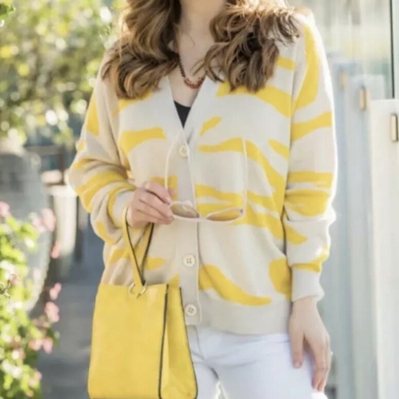 Cabi Roar Cardigan – Yellow & Oatmeal Animal-Print Knit – Size S - Picture 3 of 4